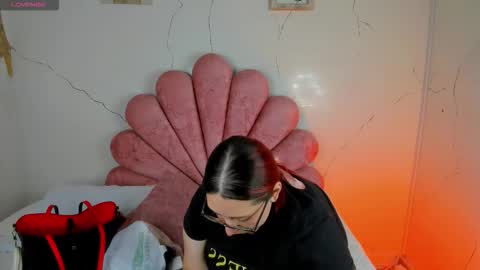 Anni online show from February 24, 2026, 4:32 am