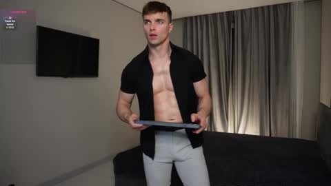 Snapshot of nik_sharp chatting on February 25, 2026, 4:16 pm Nik online show from February 25, 2026, 4:16 pm