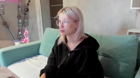 Snapshot of nika_sm chatting on August 9, 2026, 9:25 am Nika Sm online show from August 9, 2026, 9:25 am