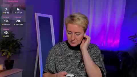 Nika online show from November 9, 2025, 5:28 am