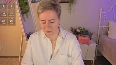 Snapshot of nika_smit chatting on May 17, 2026, 5:27 am Nika online show from May 17, 2026, 5:27 am