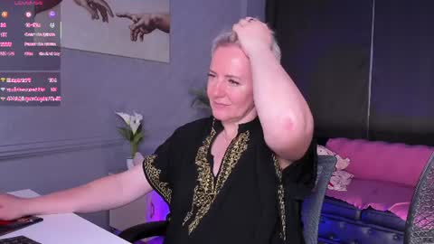 Snapshot of nika_smit chatting on June 27, 2026, 12:22 pm Nika online show from June 27, 2026, 12:22 pm