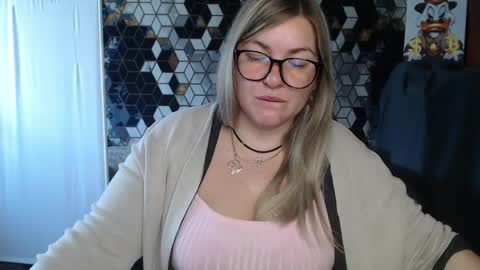 Nika online show from April 23, 2026, 5:19 am