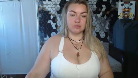 Snapshot of nikaskylink chatting on June 4, 2026, 5:13 am Nika online show from June 4, 2026, 5:13 am