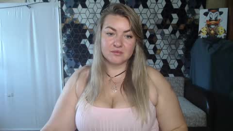 Snapshot of nikaskylink chatting on June 5, 2026, 6:20 am Nika online show from June 5, 2026, 6:20 am