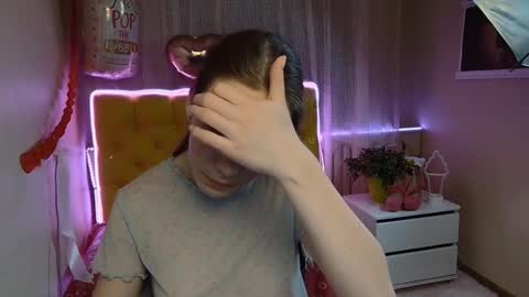 nikastarkk online show from March 4, 2025, 7:32 pm