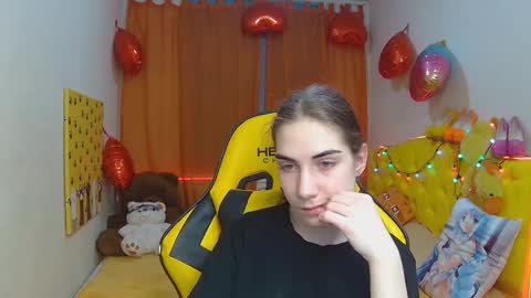 nikastarkk online show from March 9, 2025, 7:15 pm