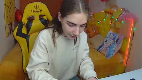 nikastarkk online show from March 12, 2025, 7:17 pm