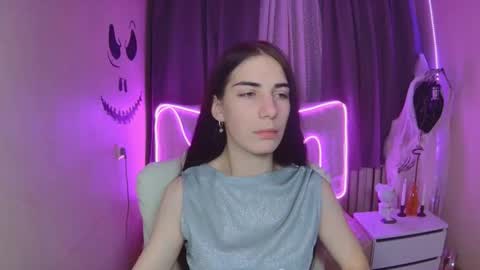 nikastarkk online show from October 16, 2025, 6:58 am