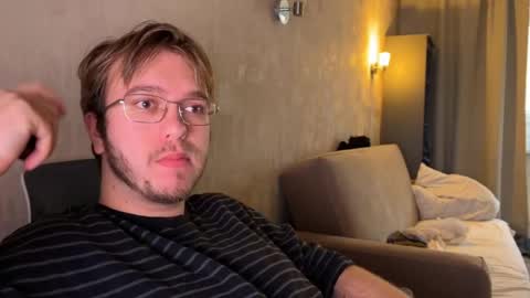 Celine online show from November 4, 2025, 6:45 am