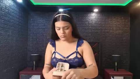 Snapshot of nikibunn chatting on May 13, 2026, 11:51 am NIKI online show from May 13, 2026, 11:51 am