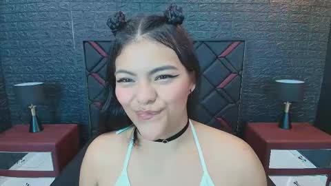 Snapshot of nikibunn chatting on May 23, 2026, 1:04 pm NIKI online show from May 23, 2026, 1:04 pm