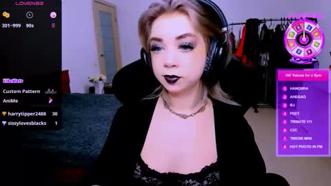 nikigoddesss online show from April 11, 2026, 2:38 am