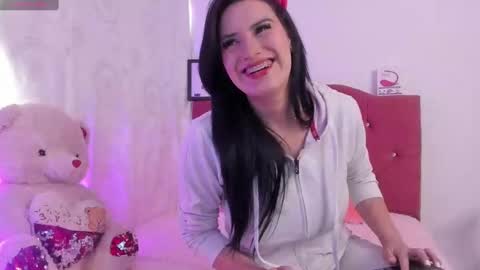 Nikii  online show from September 12, 2025, 9:59 pm