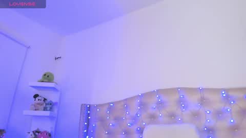 Niikii online show from December 5, 2024, 2:09 am