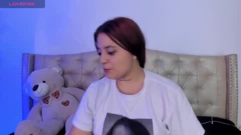 Niikii online show from December 13, 2024, 2:32 am