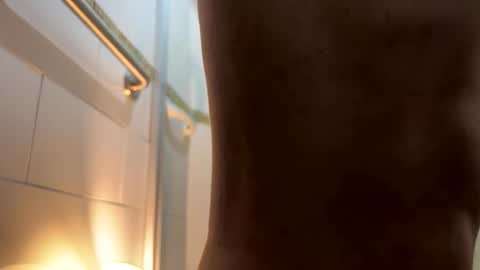 nikkelsofia online show from October 5, 2025, 7:07 am