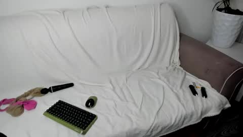 Snapshot of nikki000cool chatting on December 8, 2024, 9:08 pm Veronika online show from December 8, 2024, 9:08 pm