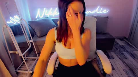 nikki_blondiee online show from January 3, 2025, 7:16 am