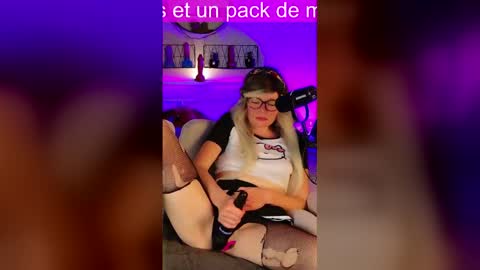 Snapshot of nikki_goldberg chatting on May 4, 2026, 8:16 pm Kitty Chatte online show from May 4, 2026, 8:16 pm