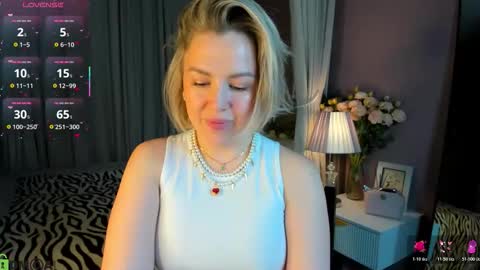 Nikki online show from October 20, 2025, 12:44 am