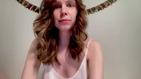 Nikki online show from February 5, 2025, 1:11 pm