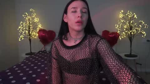 Nikki online show from March 12, 2025, 2:34 pm