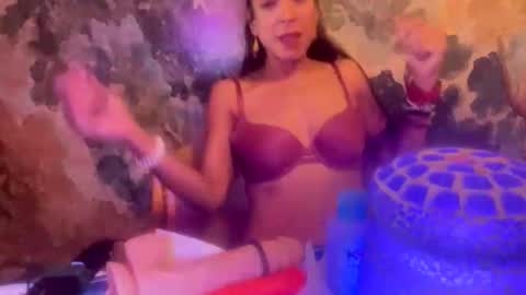 nikkipoon online show from April 25, 2026, 6:38 pm