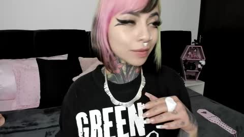 Nikki Ramone   online show from February 11, 2025, 12:48 pm