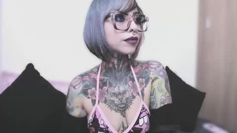 Nikki Ramone   online show from September 19, 2025, 10:38 am