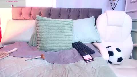 Nikita online show from October 3, 2025, 7:44 pm