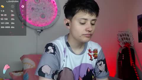 Nikky online show from March 5, 2025, 1:17 pm