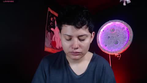 Nikky online show from April 18, 2026, 1:04 pm