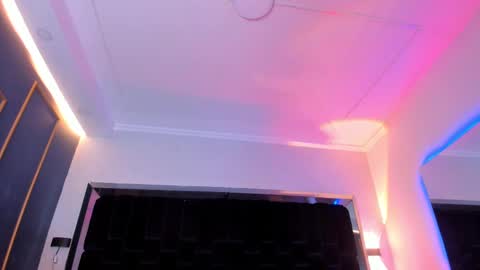     online show from February 13, 2025, 7:21 pm