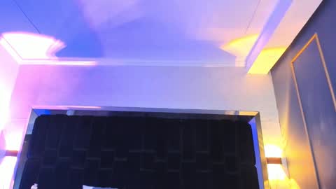     online show from March 4, 2025, 10:27 pm