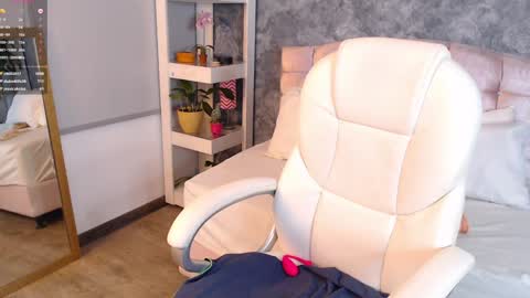 Niko Robin online show from December 19, 2024, 4:02 am