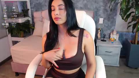 Snapshot of niko_robin chatting on June 23, 2026, 8:51 pm Niko Robin online show from June 23, 2026, 8:51 pm