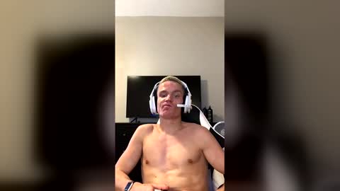 nikolai_russian_daddy online show from June 1, 2026, 5:58 pm