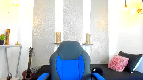    online show from March 12, 2025, 4:08 am