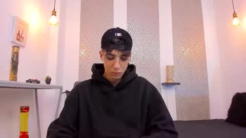    online show from November 3, 2025, 4:14 am