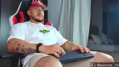 Snapshot of nikolaylisin chatting on July 10, 2026, 5:45 am Niko online show from July 10, 2026, 5:45 am