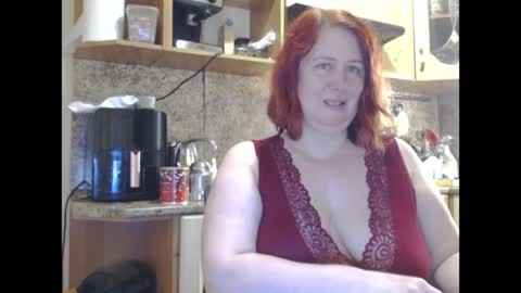 Snapshot of nikolettared chatting on June 5, 2026, 10:26 pm Nikoletta online show from June 5, 2026, 10:26 pm