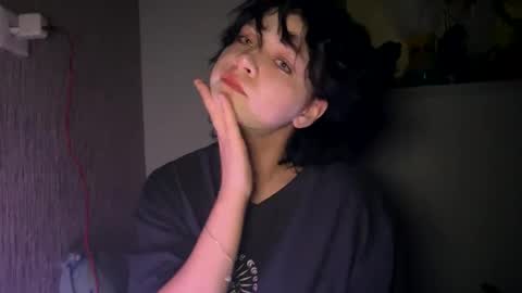 nikoli_naw online show from January 4, 2025, 7:55 pm