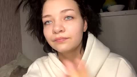 nikoli_naw online show from January 29, 2025, 8:25 pm