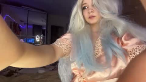 nikoli_naw online show from October 10, 2025, 9:25 pm