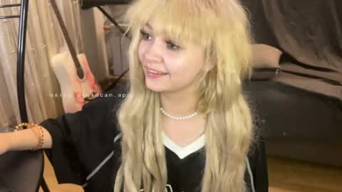 nikoli_naw online show from July 9, 2026, 7:07 pm