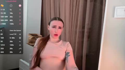 Snapshot of nikoll_s chatting on February 28, 2025, 5:04 am online show from February 28, 2025, 5:04 am