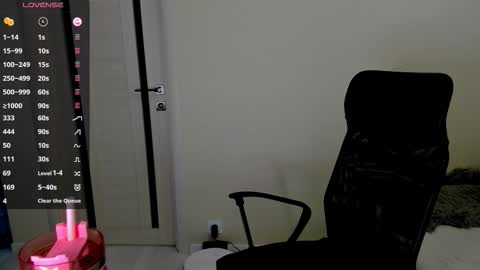 Snapshot of nikoll_s chatting on September 26, 2025, 5:11 am online show from September 26, 2025, 5:11 am