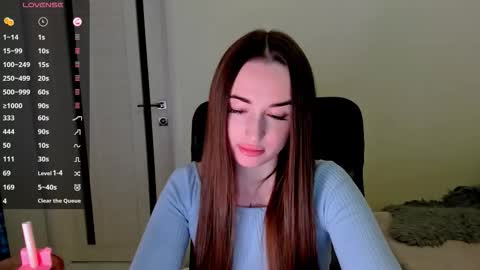 Snapshot of nikoll_s chatting on October 19, 2025, 3:07 am online show from October 19, 2025, 3:07 am