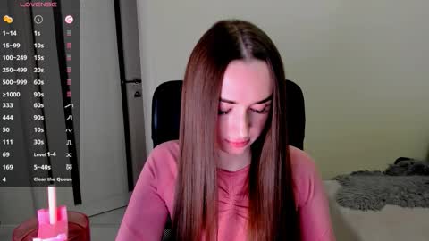 Snapshot of nikoll_s chatting on October 24, 2025, 6:32 am online show from October 24, 2025, 6:32 am